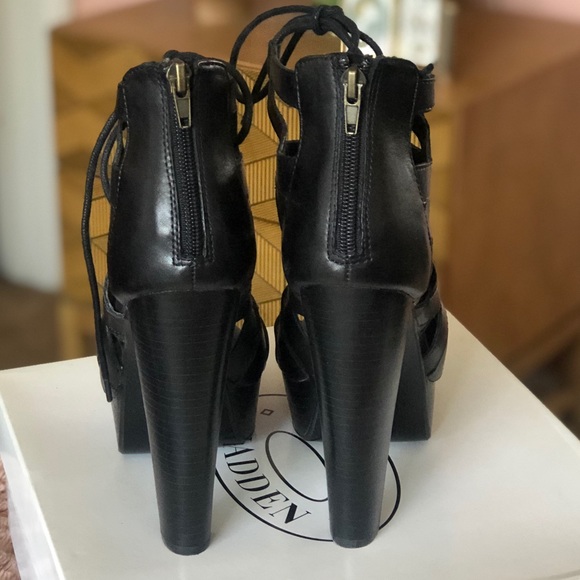 Chunky wooden caged heel platform - Picture 3 of 5